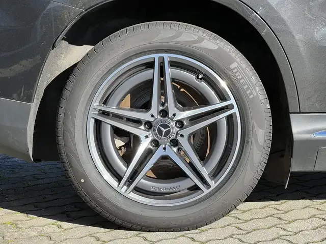 Mercedes-Benz EQC 400