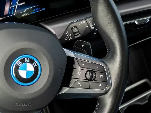 BMW 225