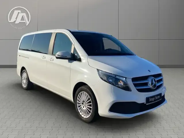 Mercedes-Benz V 220