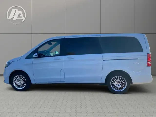 Mercedes-Benz V 220