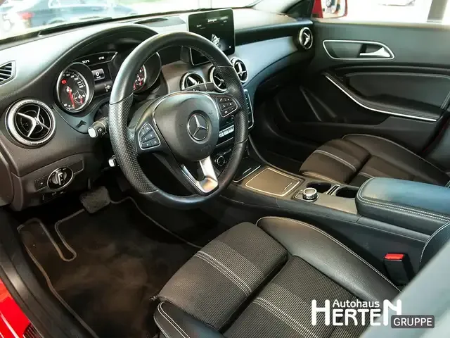 Mercedes-Benz CLA 180