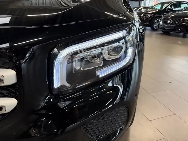 Mercedes-Benz GLB 200