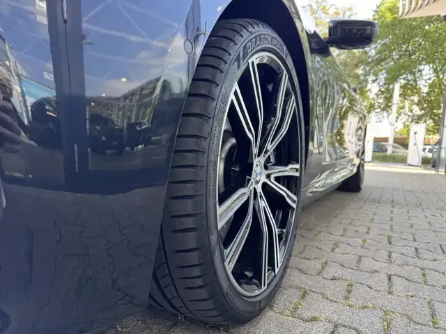 BMW 840