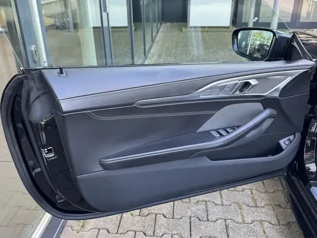 BMW 840