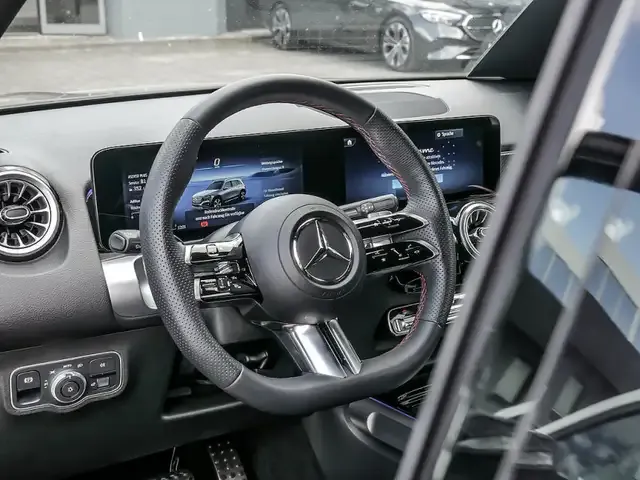 Mercedes-Benz GLB 200