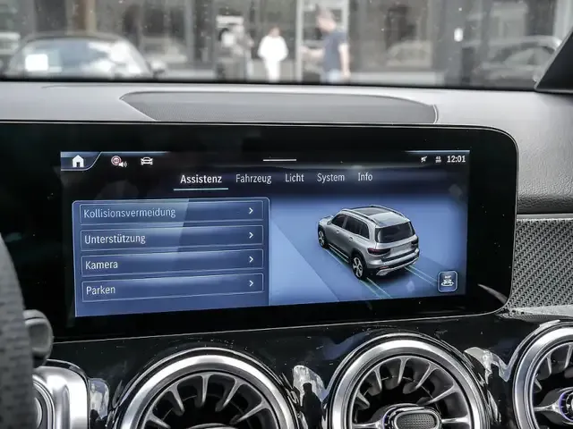 Mercedes-Benz GLB 200