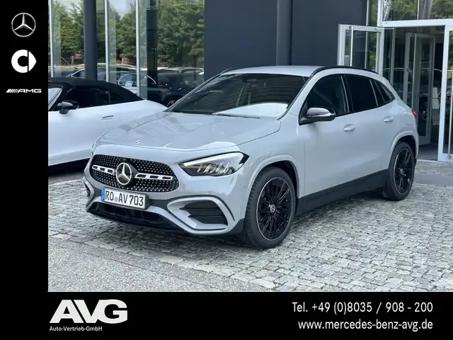 Mercedes-Benz GLA 200