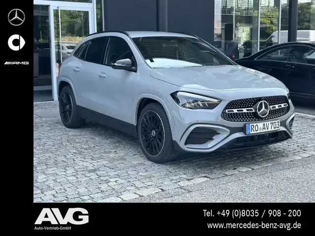 Mercedes-Benz GLA 200