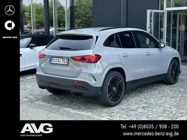 Mercedes-Benz GLA 200