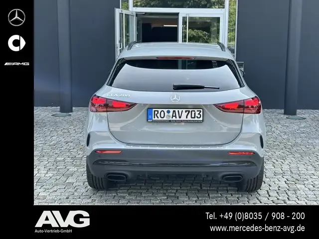 Mercedes-Benz GLA 200