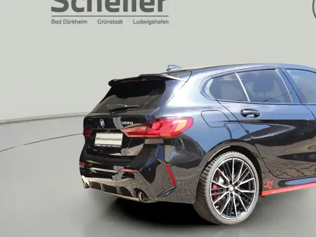BMW 128