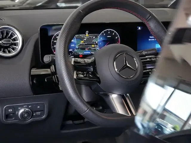 Mercedes-Benz GLA 180