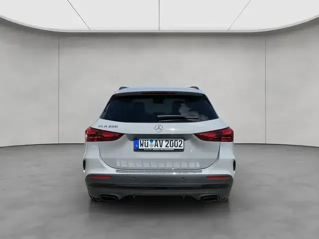 Mercedes-Benz GLA 200