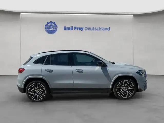 Mercedes-Benz GLA 200