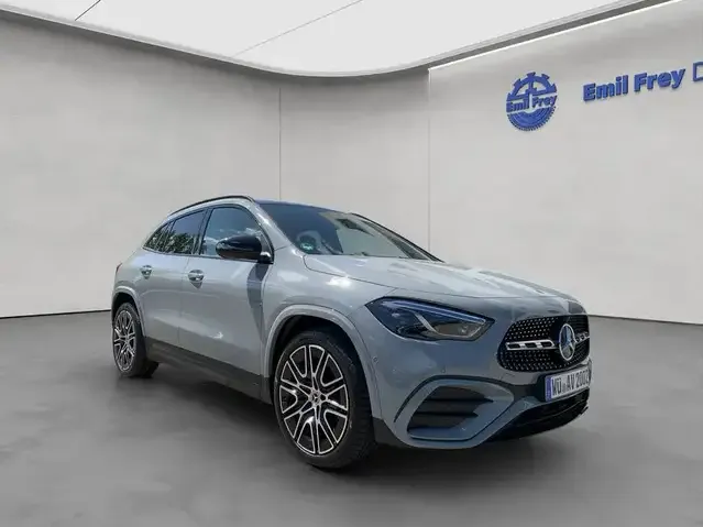 Mercedes-Benz GLA 200