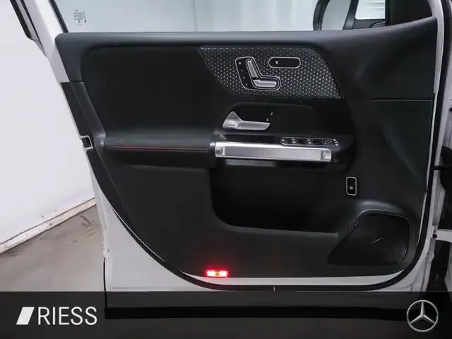 Mercedes-Benz EQB 350