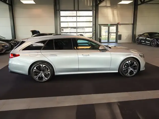 Mercedes-Benz E 300