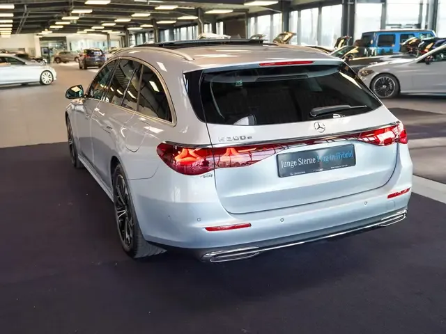 Mercedes-Benz E 300