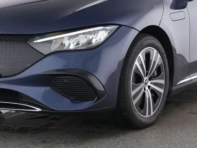 Mercedes-Benz EQE 300
