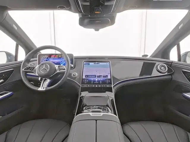 Mercedes-Benz EQE 300