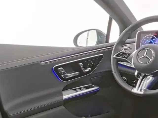 Mercedes-Benz EQE 300