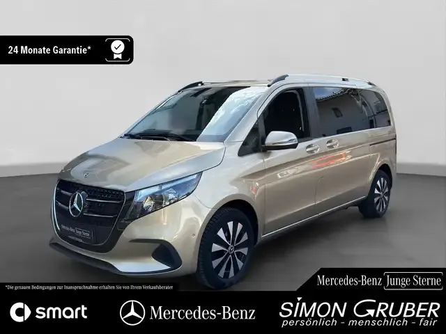 Mercedes-Benz V 220