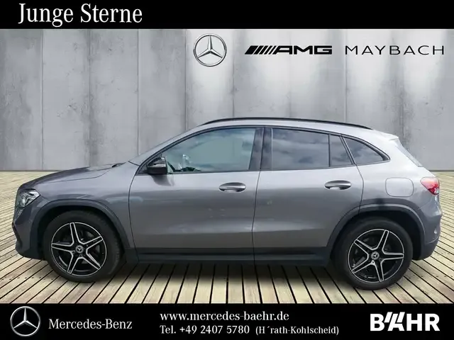 Mercedes-Benz GLA 220