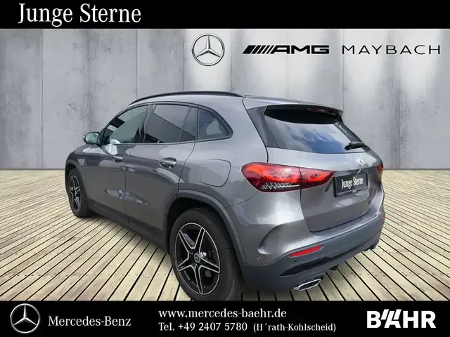 Mercedes-Benz GLA 220