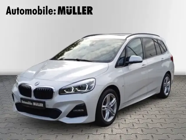 BMW 218