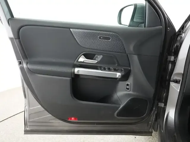 Mercedes-Benz EQB 350