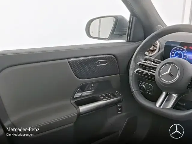 Mercedes-Benz EQA 300