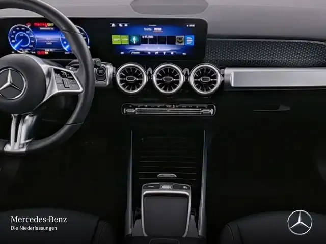 Mercedes-Benz EQB 300