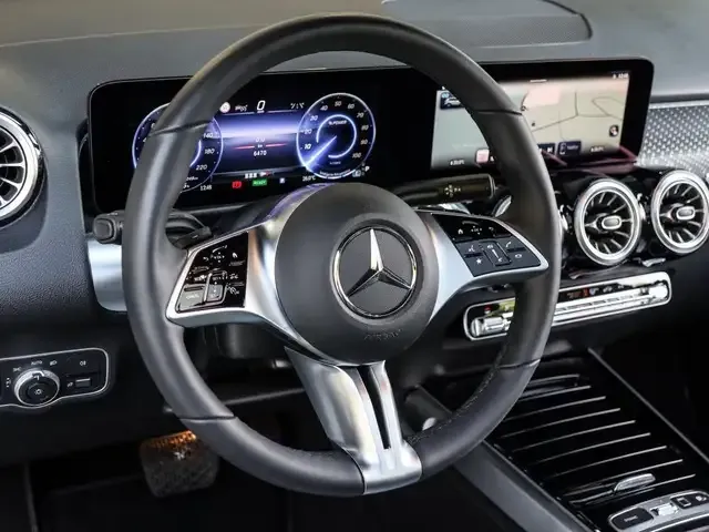 Mercedes-Benz EQB 300