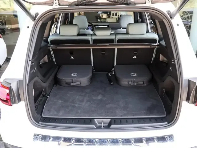 Mercedes-Benz EQB 300