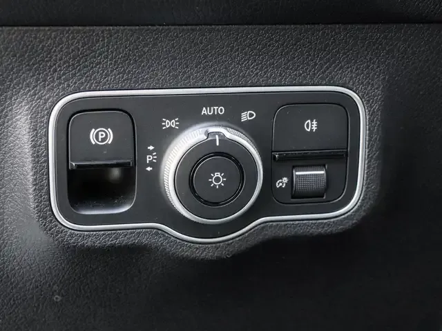 Mercedes-Benz EQB 300