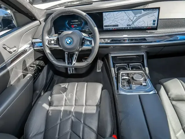 BMW i7