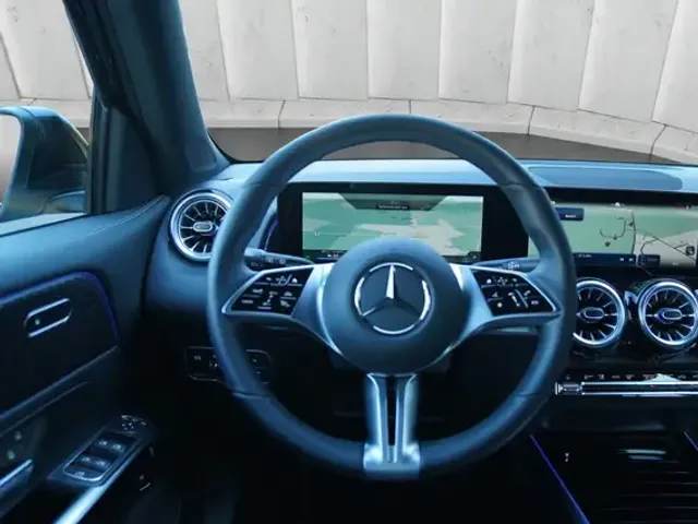 Mercedes-Benz EQB 300