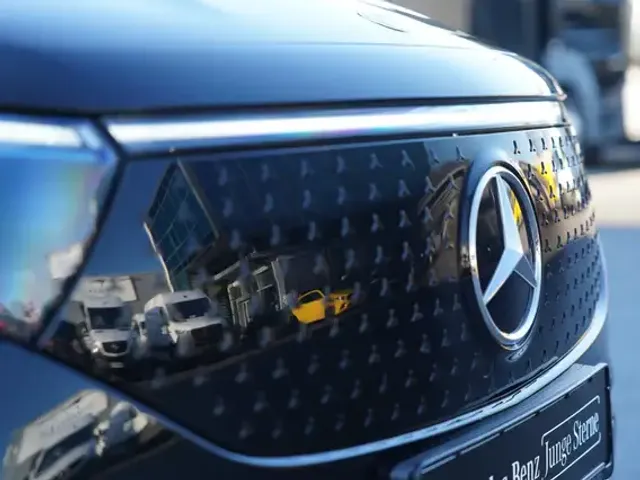 Mercedes-Benz EQB 300