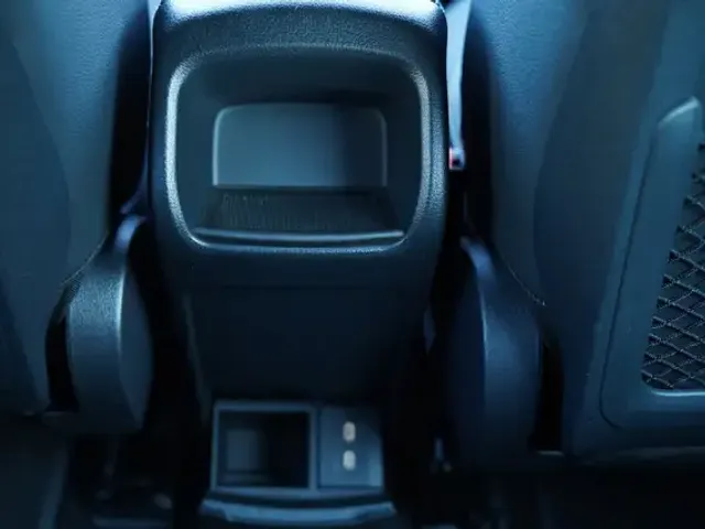 Mercedes-Benz EQB 300