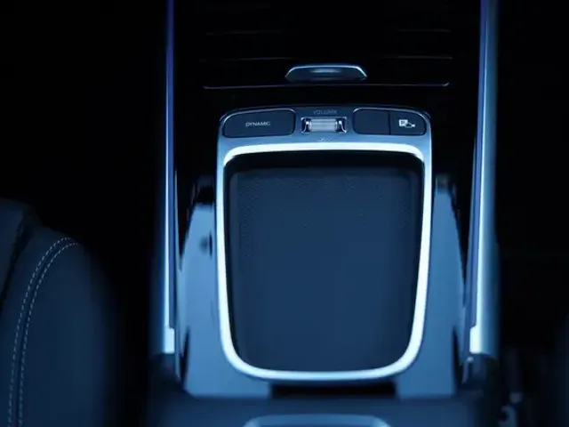 Mercedes-Benz EQB 300