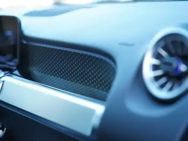 Mercedes-Benz EQB 300