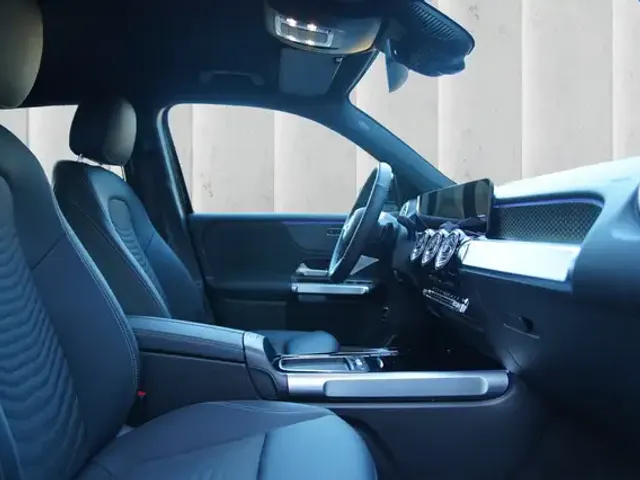 Mercedes-Benz EQB 300