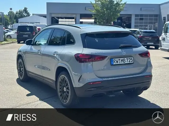 Mercedes-Benz GLA 250