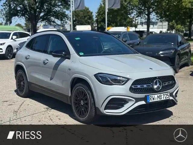 Mercedes-Benz GLA 250
