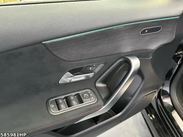 Mercedes-Benz A 220