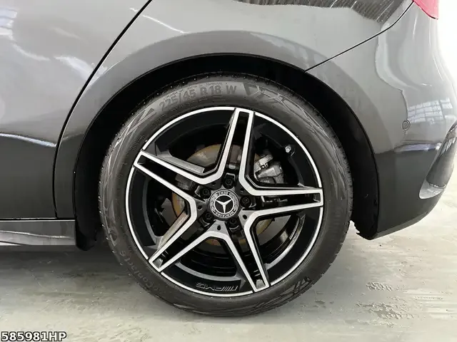 Mercedes-Benz A 220