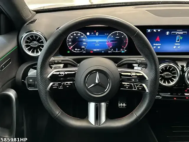 Mercedes-Benz A 220