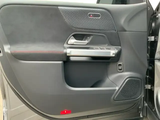 Mercedes-Benz EQB 350