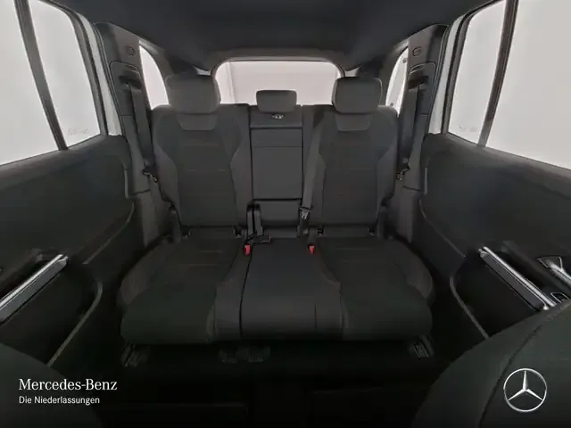 Mercedes-Benz EQB 300