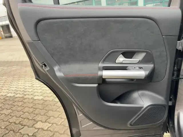 Mercedes-Benz EQA 350